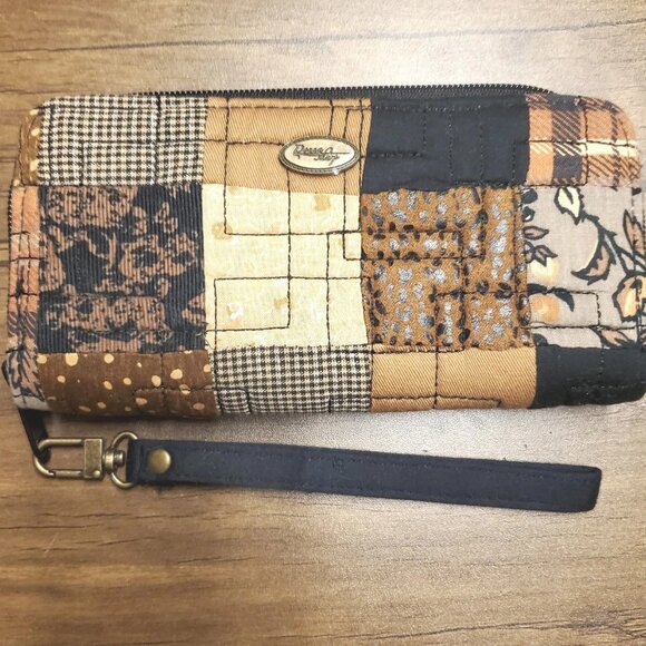 Donna Sharp Quilted Patchwork Zip Wallet Womens Brown/Black - Picture 1 of 4